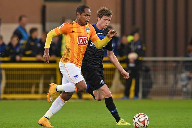 祝铭震28分胡金秋23分 广州大胜广厦35分